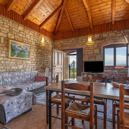 Polilimnio Foteini's Mini Castle Prázdninový dům *