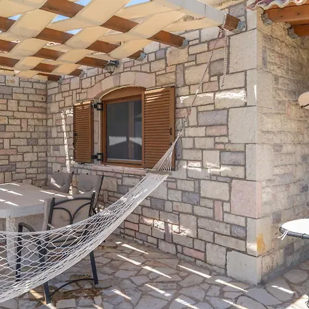 Polilimnio Foteini's Mini Castle * Metamorfosis